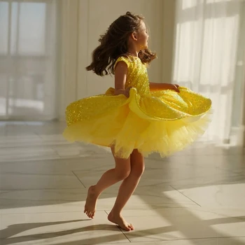 Sparkly Payetli Altın Kabarık Çiçek Kız Elbise Düğün İçin Cap Kollu Prenses Pageant Diz Boyu İlk Communion Balo